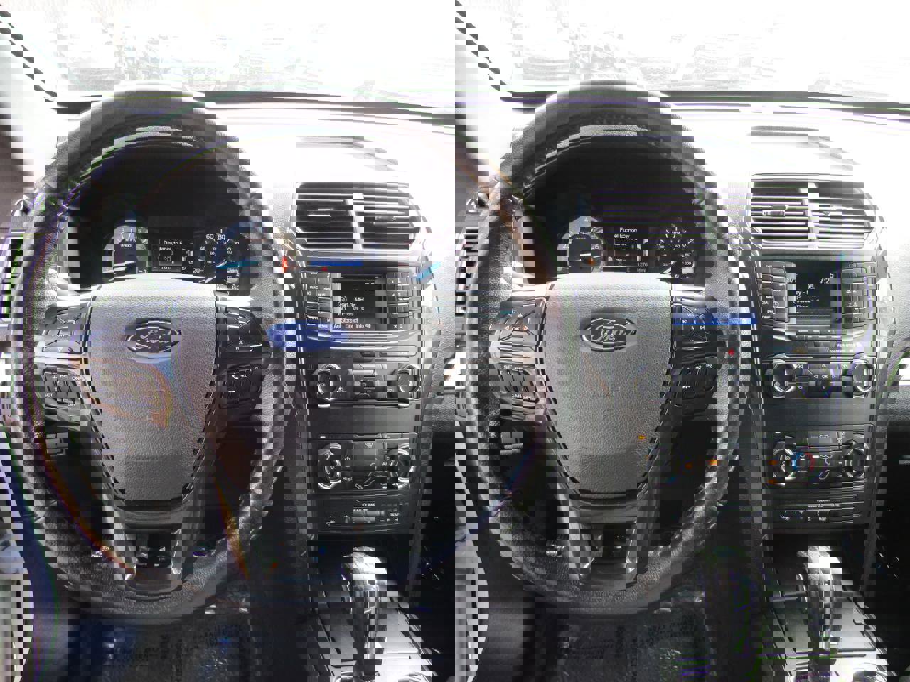 Used 2018 Ford Explorer XLT image 16