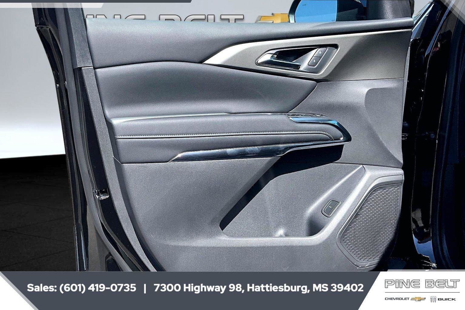 New 2026 Chevrolet Traverse LT w/ Sun and Wheel Package image 17