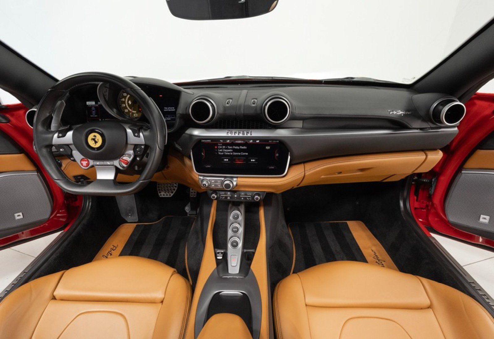 Used 2019 Ferrari Portofino RWD image 23