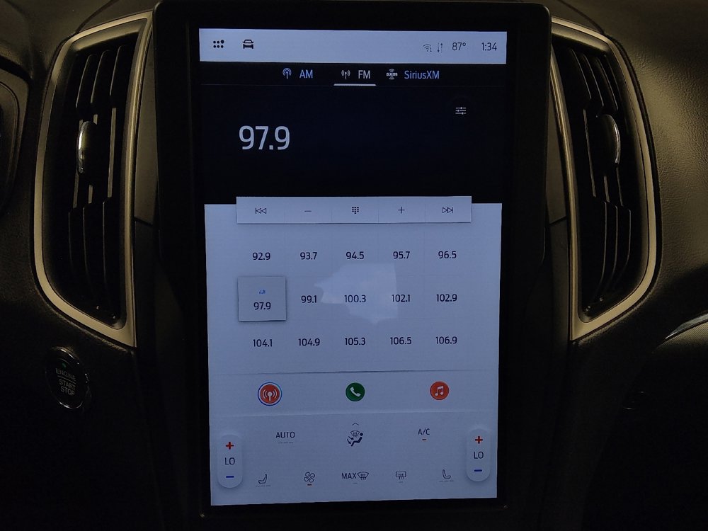 Used 2022 Ford Edge SEL image 25