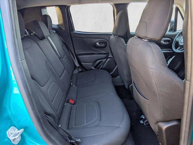 Used 2022 Jeep Renegade Latitude w/ Convenience Group AWD/4WD image 18
