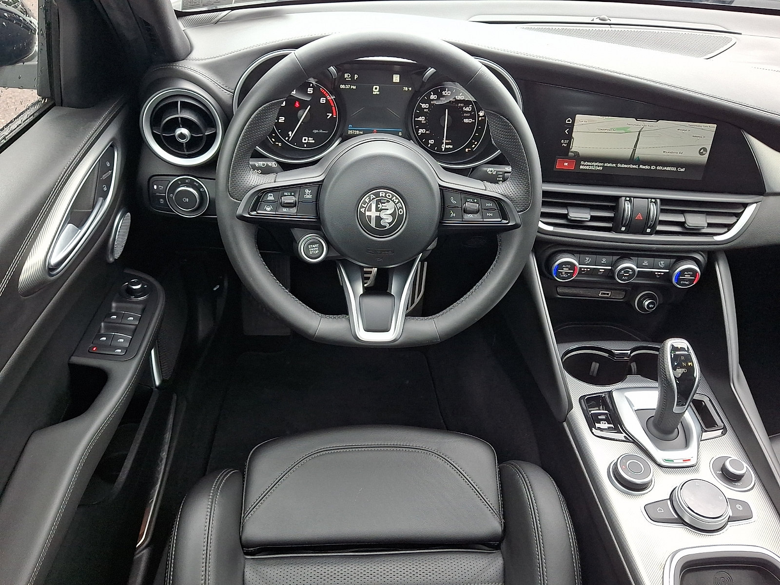 Used 2023 Alfa Romeo Giulia Veloce AWD/4WD image 11