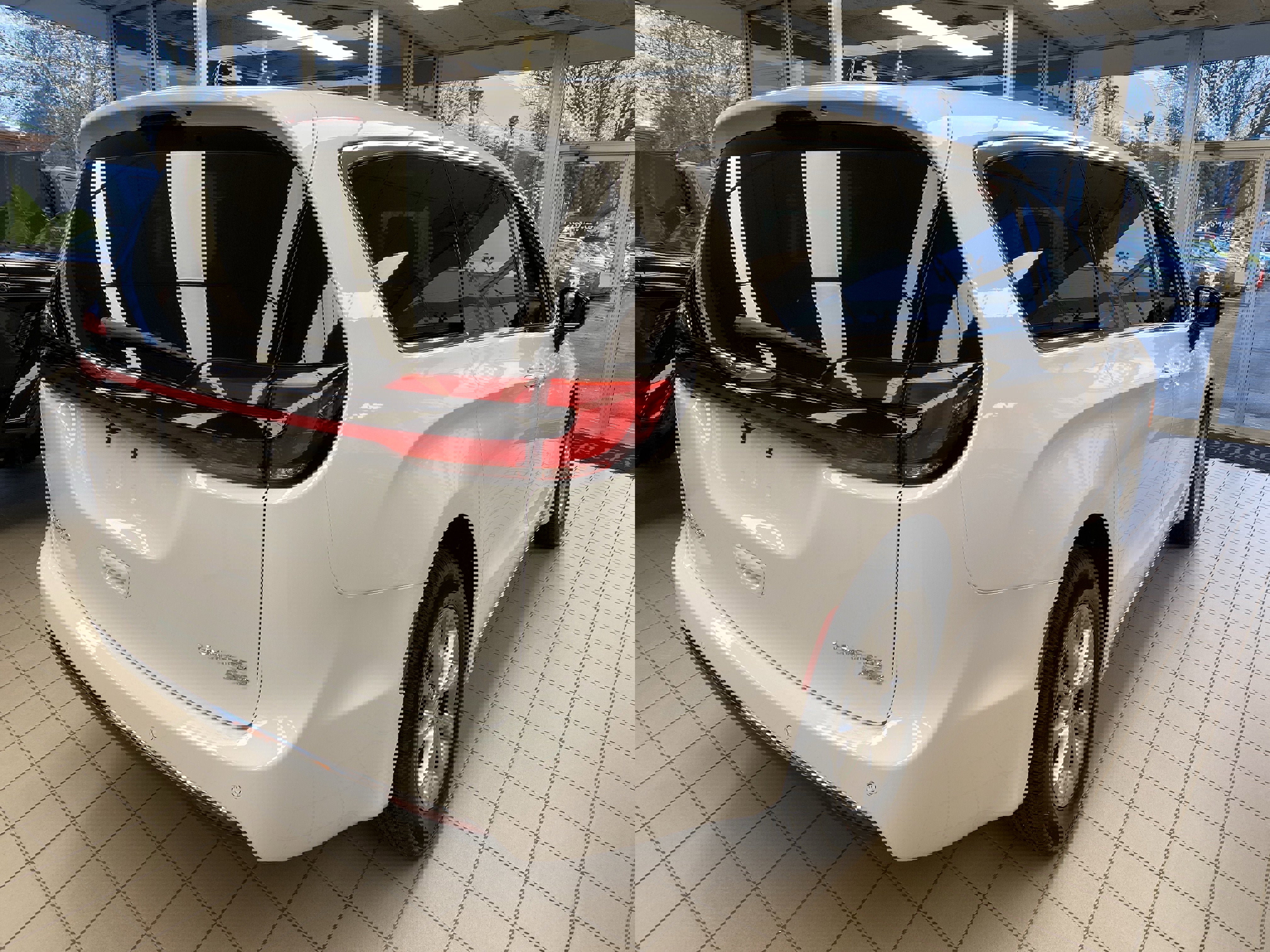 New 2026 Chrysler Pacifica Limited image 7