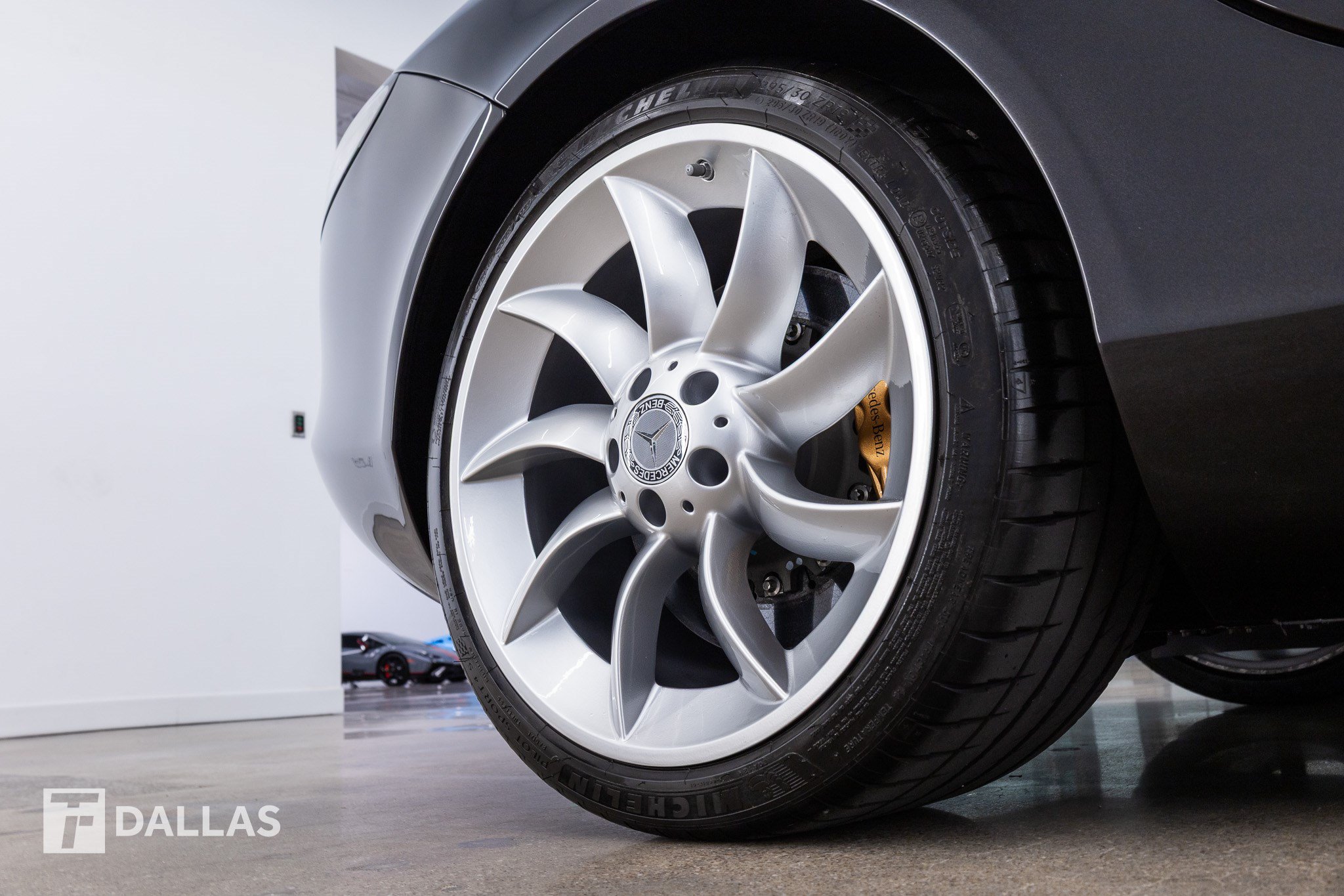 Used 2008 Mercedes-Benz SLR image 19