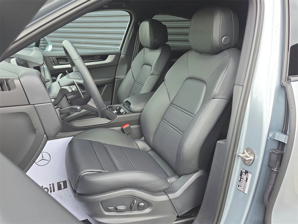 New 2026 Porsche Cayenne S image 5