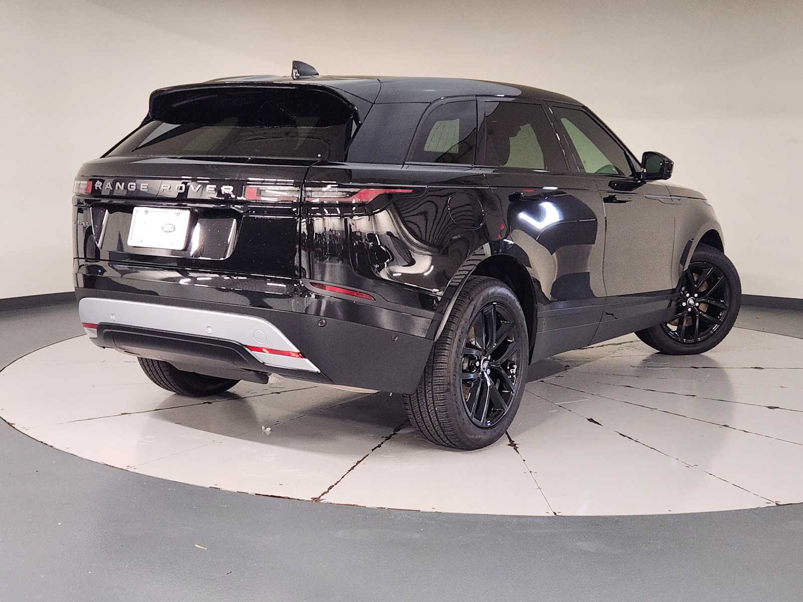 Used 2026 Land Rover Range Rover Velar S AWD/4WD image 2