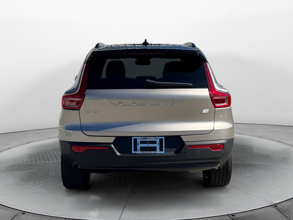 New 2024 Volvo XC40 Recharge Core w/ Protection Package Premier image 6