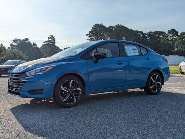 New 2025 Nissan Versa SR w/ Trunk Package image 8