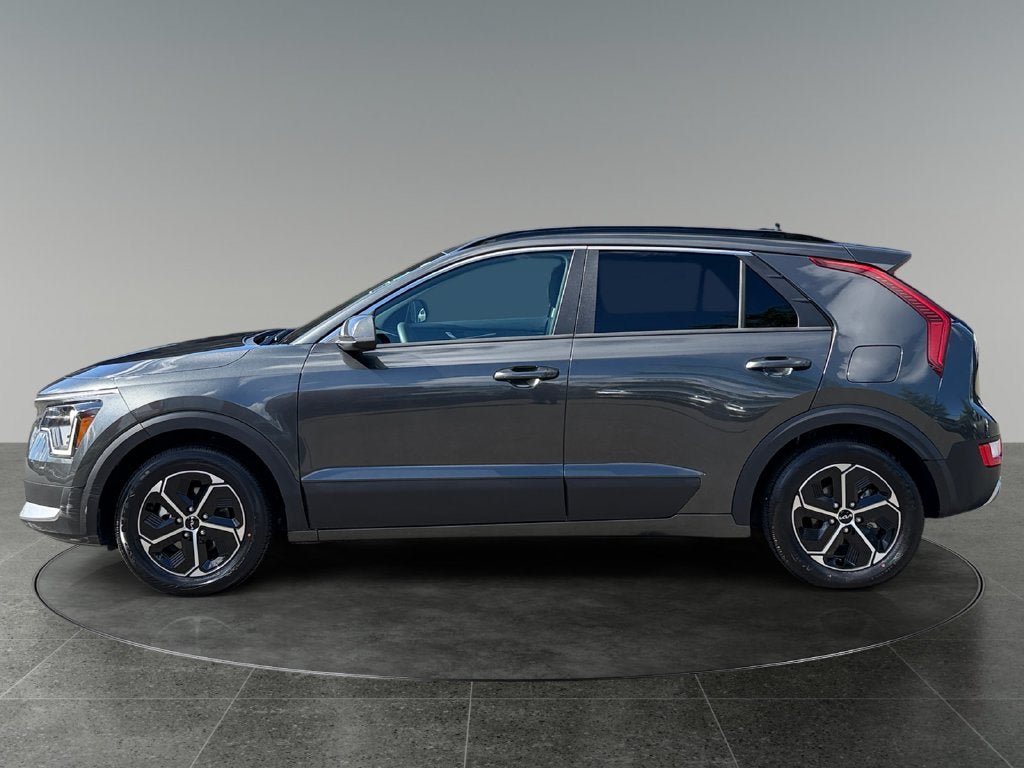 Used 2025 Kia Niro LX FWD image 6