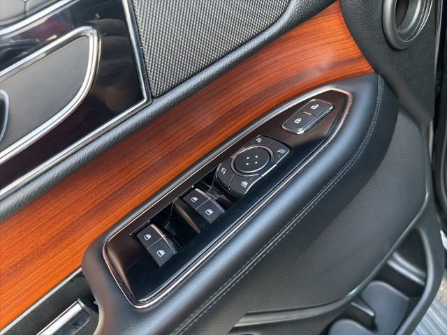Used 2019 Lincoln Navigator Select image 23