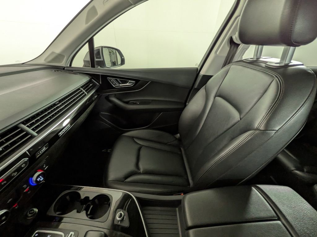 Used 2019 Audi Q7 3.0T Premium Plus w/ Premium Plus Package image 31