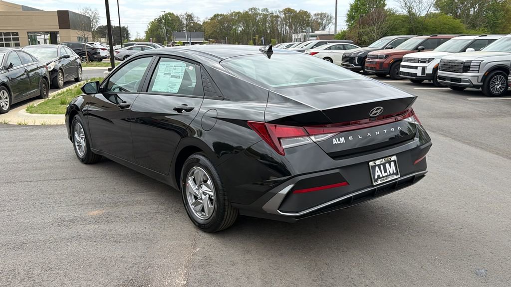 New 2026 Hyundai Elantra SE image 7