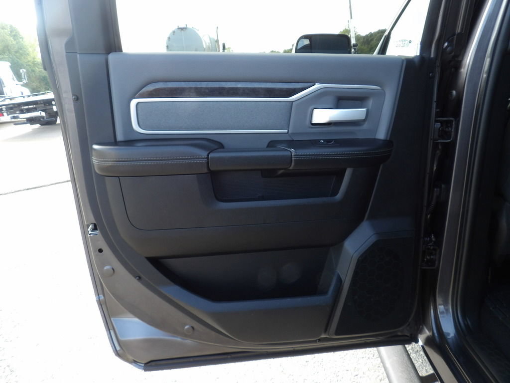 Used 2022 RAM 3500 Big Horn AWD/4WD image 27