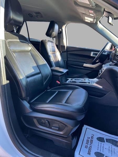 Used 2021 Ford Explorer XLT w/ Equipment Group 202A image 29