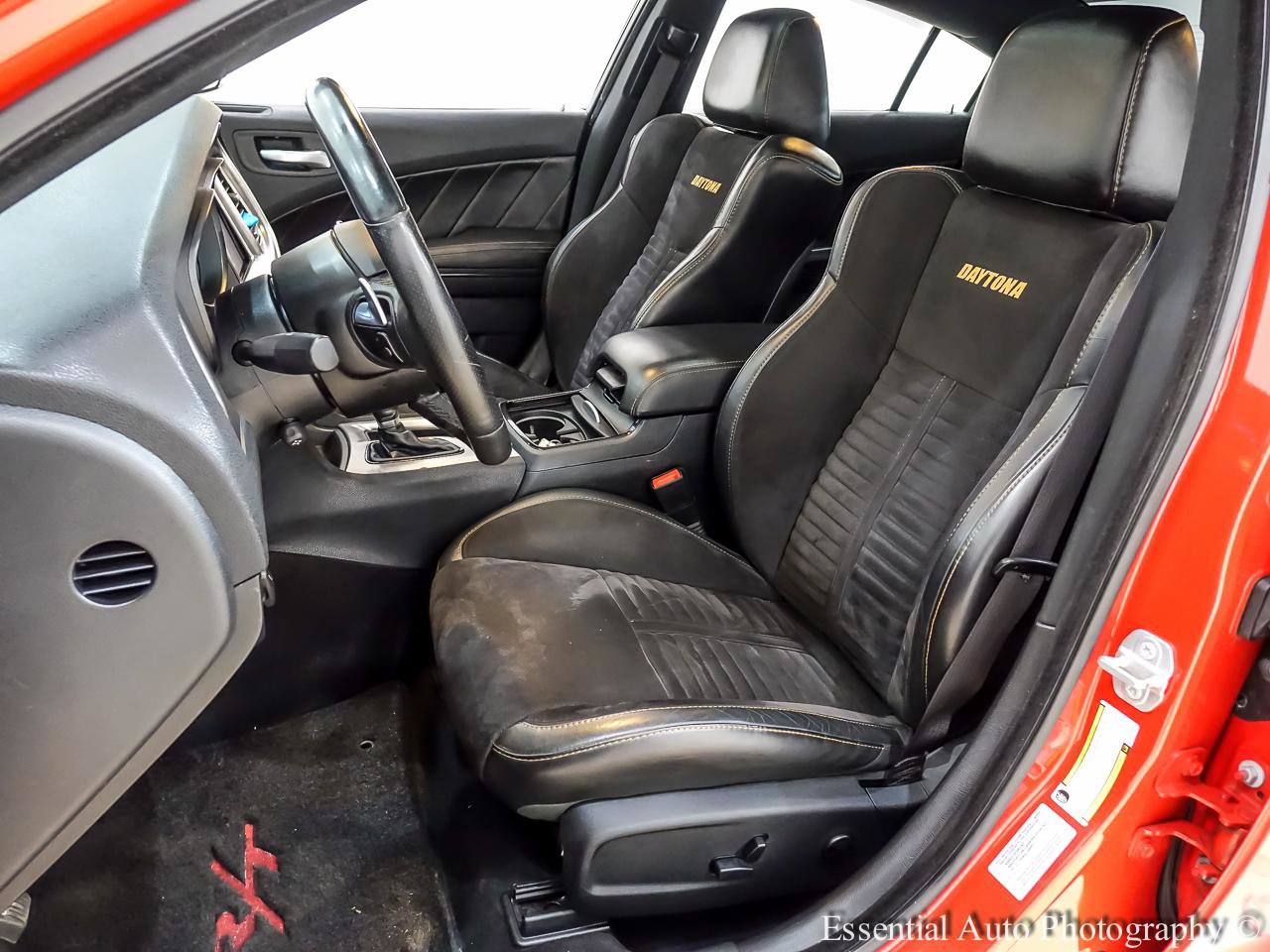 Used 2017 Dodge Charger R/T RWD image 13