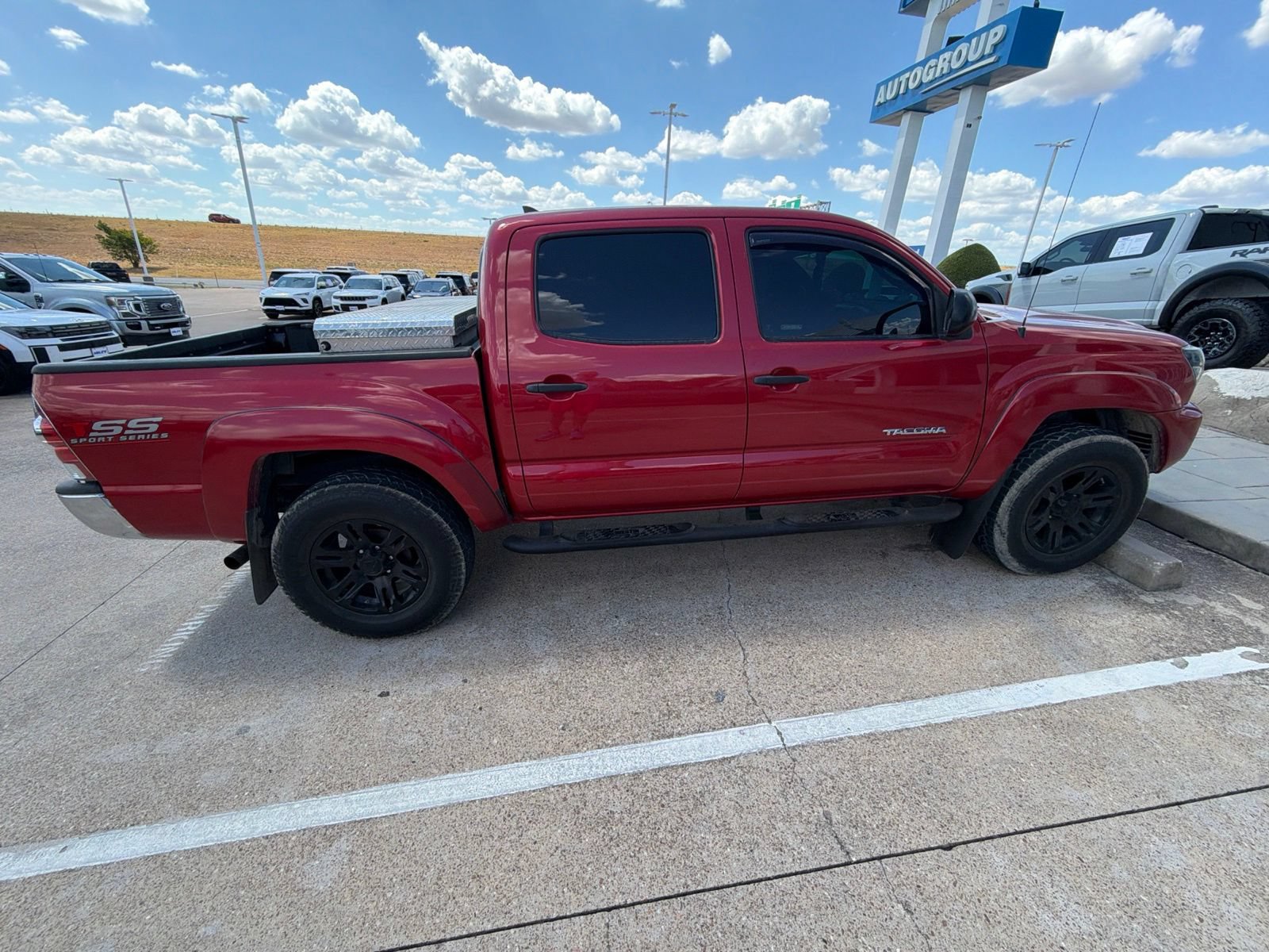 Used 2015 Toyota Tacoma 4x4 Double Cab w/ SR5 Package image 9