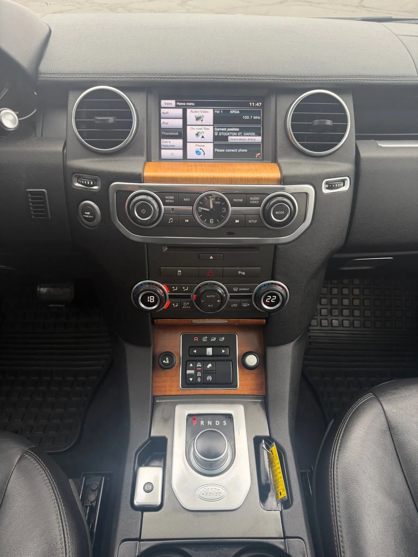 Used 2015 Land Rover LR4 HSE AWD/4WD image 19