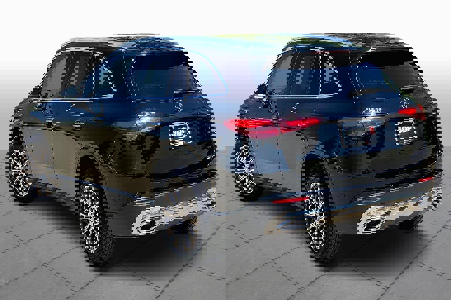 Used 2024 Mercedes-Benz GLC 300 image 12