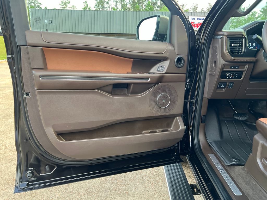 Used 2024 Ford Expedition Max King Ranch image 12