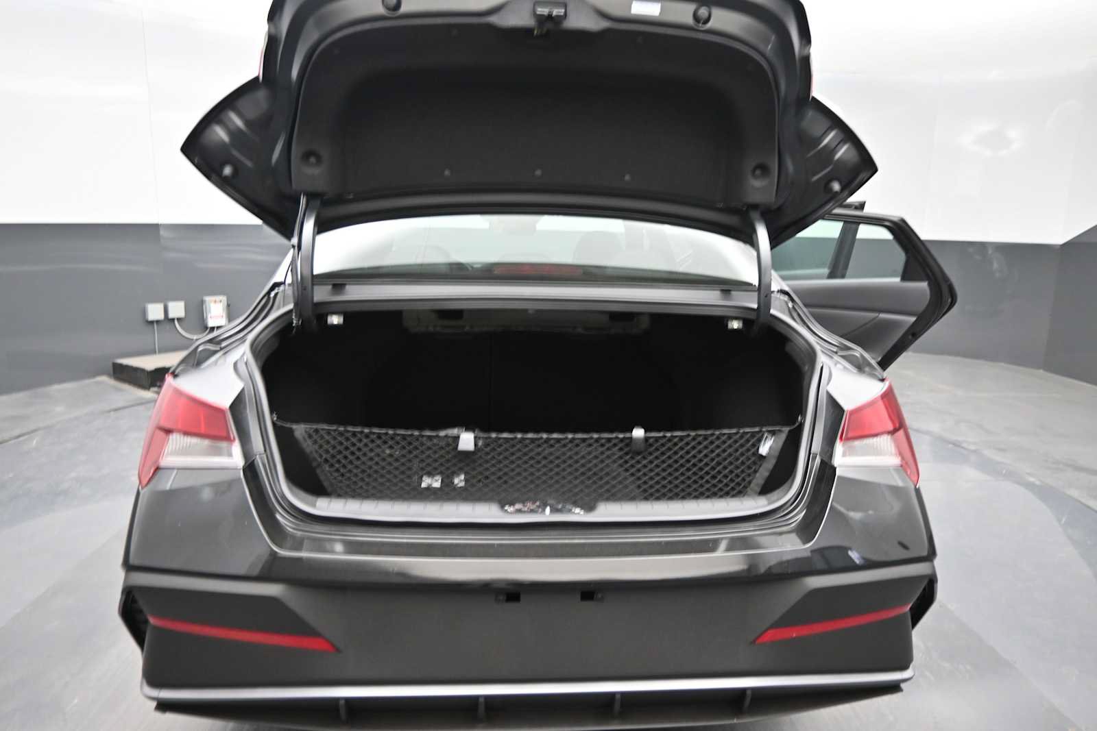 New 2026 Hyundai Elantra SEL Sport FWD image 14