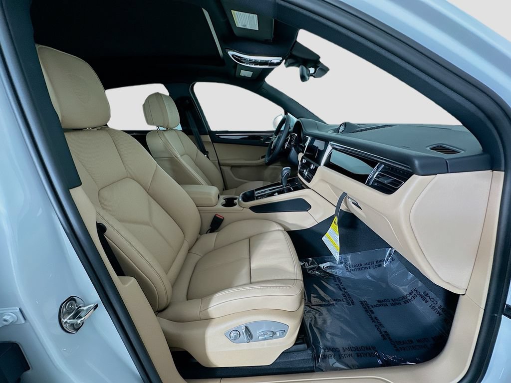 New 2026 Porsche Macan AWD/4WD image 31