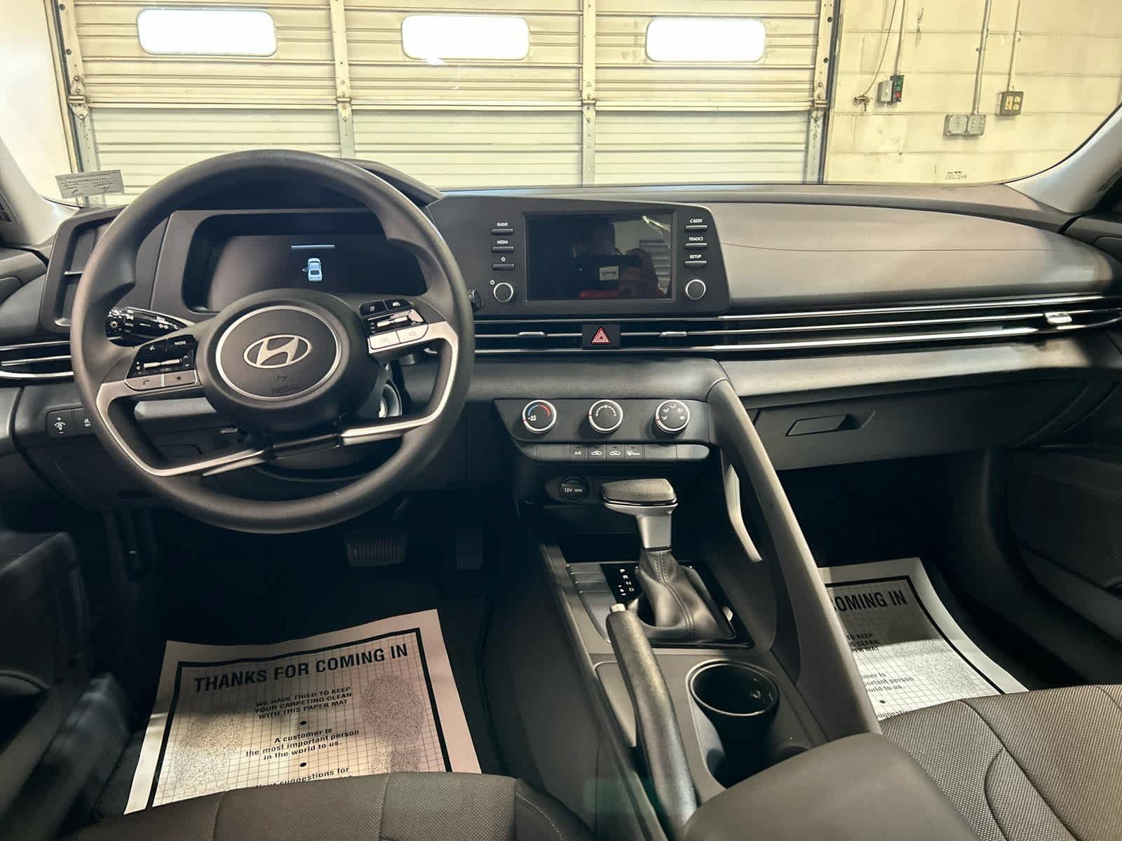 New 2026 Hyundai Elantra SE FWD image 4