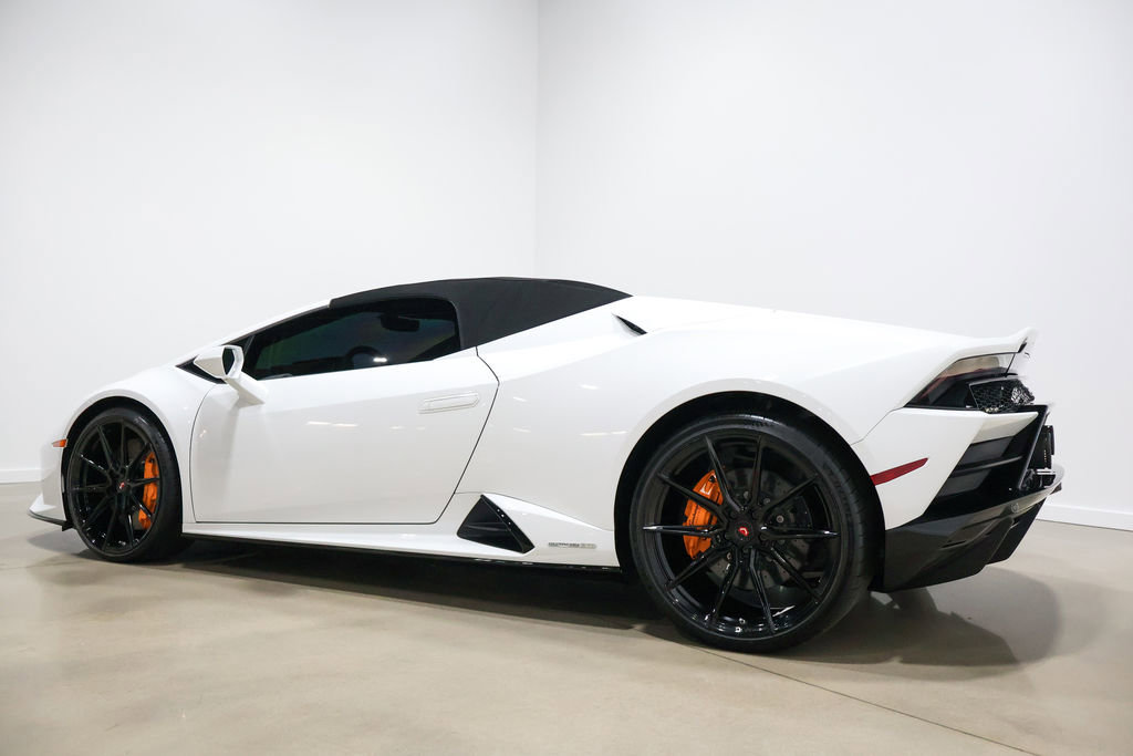 Used 2024 Lamborghini Huracan EVO image 23