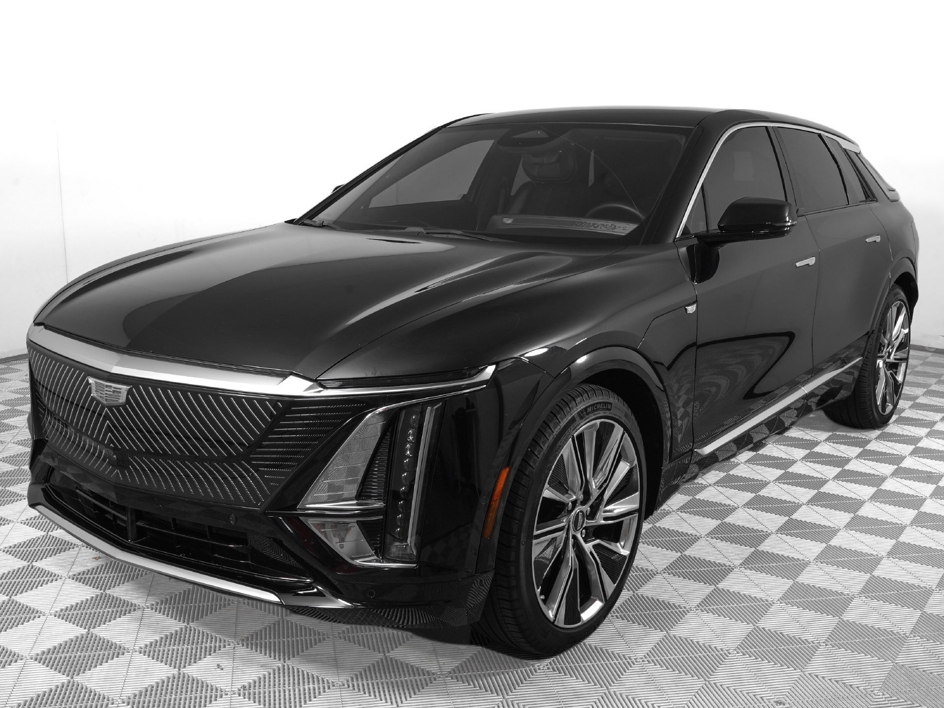Used 2023 Cadillac Lyriq 2WD image 7