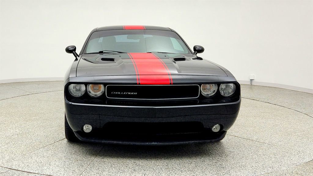 Used 2013 Dodge Challenger SXT RWD image 2
