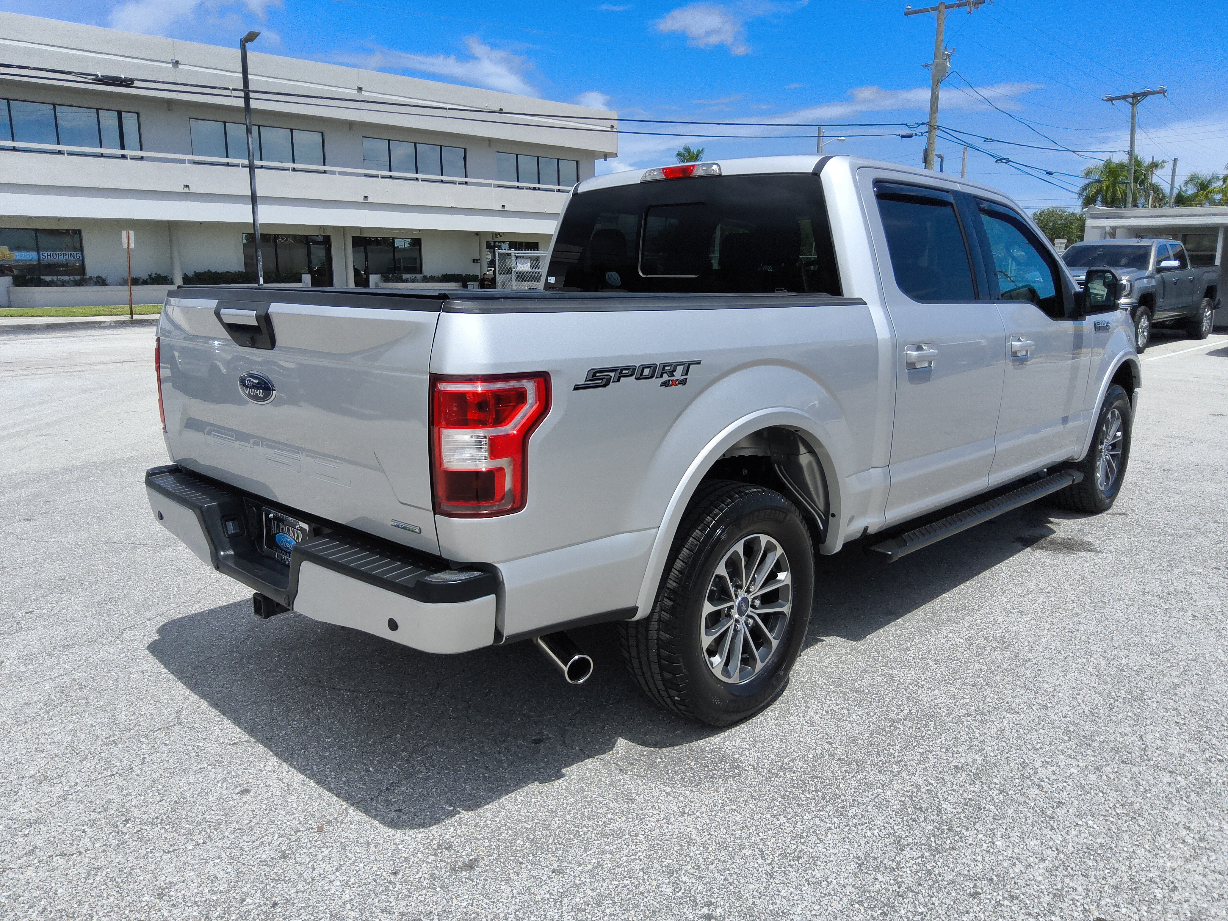 Used 2018 Ford F150 XLT w/ Equipment Group 302A Luxury AWD/4WD image 5