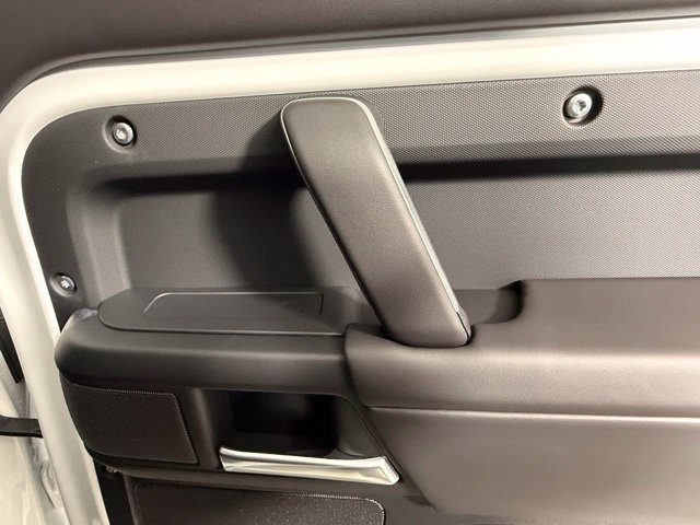 New 2026 Land Rover Defender 110 X-Dynamic SE AWD/4WD image 26