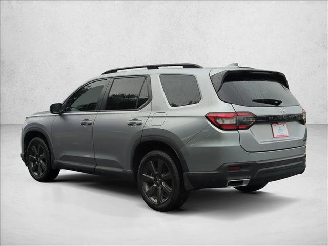 Used 2024 Honda Pilot Sport image 8