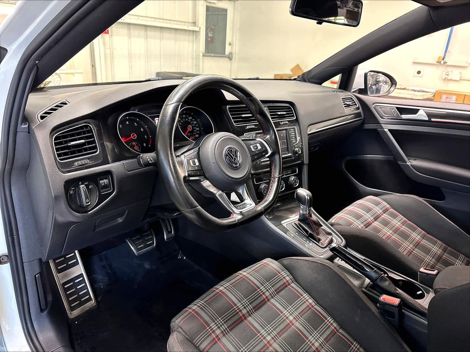 Used 2016 Volkswagen GTI S FWD image 20