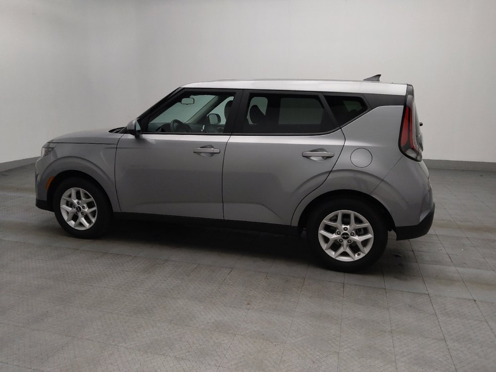 Used 2025 Kia Soul LX image 3
