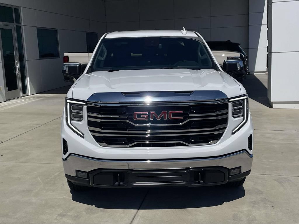 Used 2025 GMC Sierra 1500 SLT AWD/4WD image 3