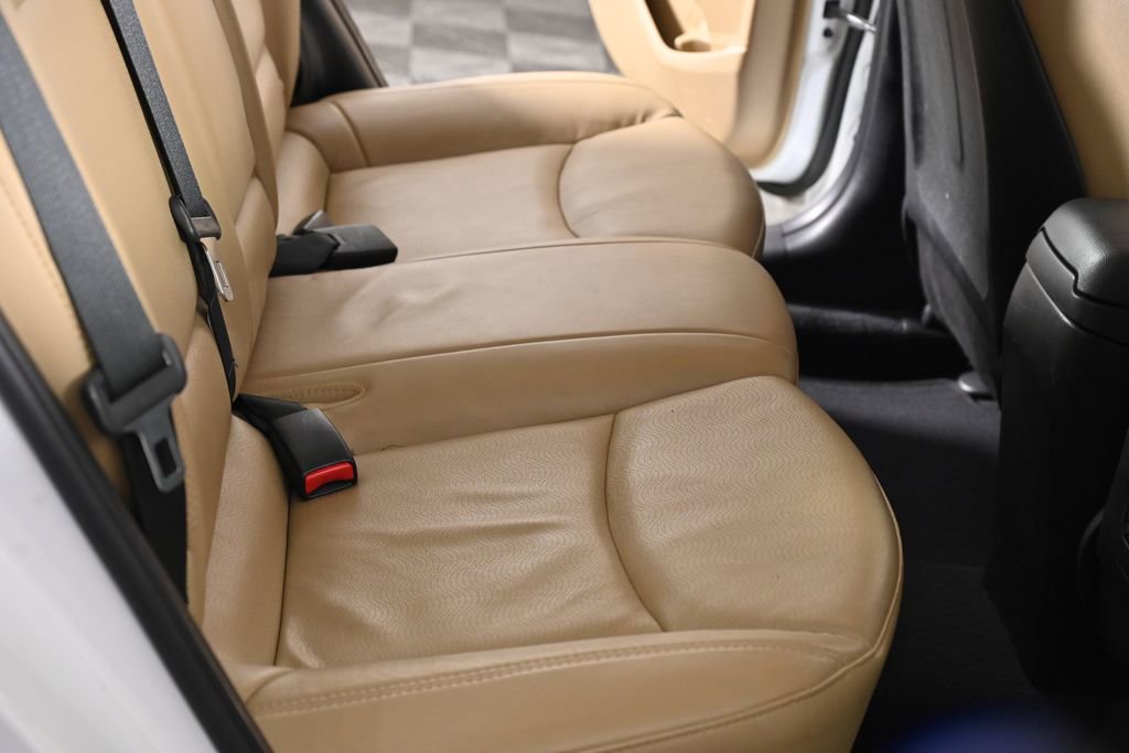 Used 2013 Hyundai Elantra Limited FWD image 22