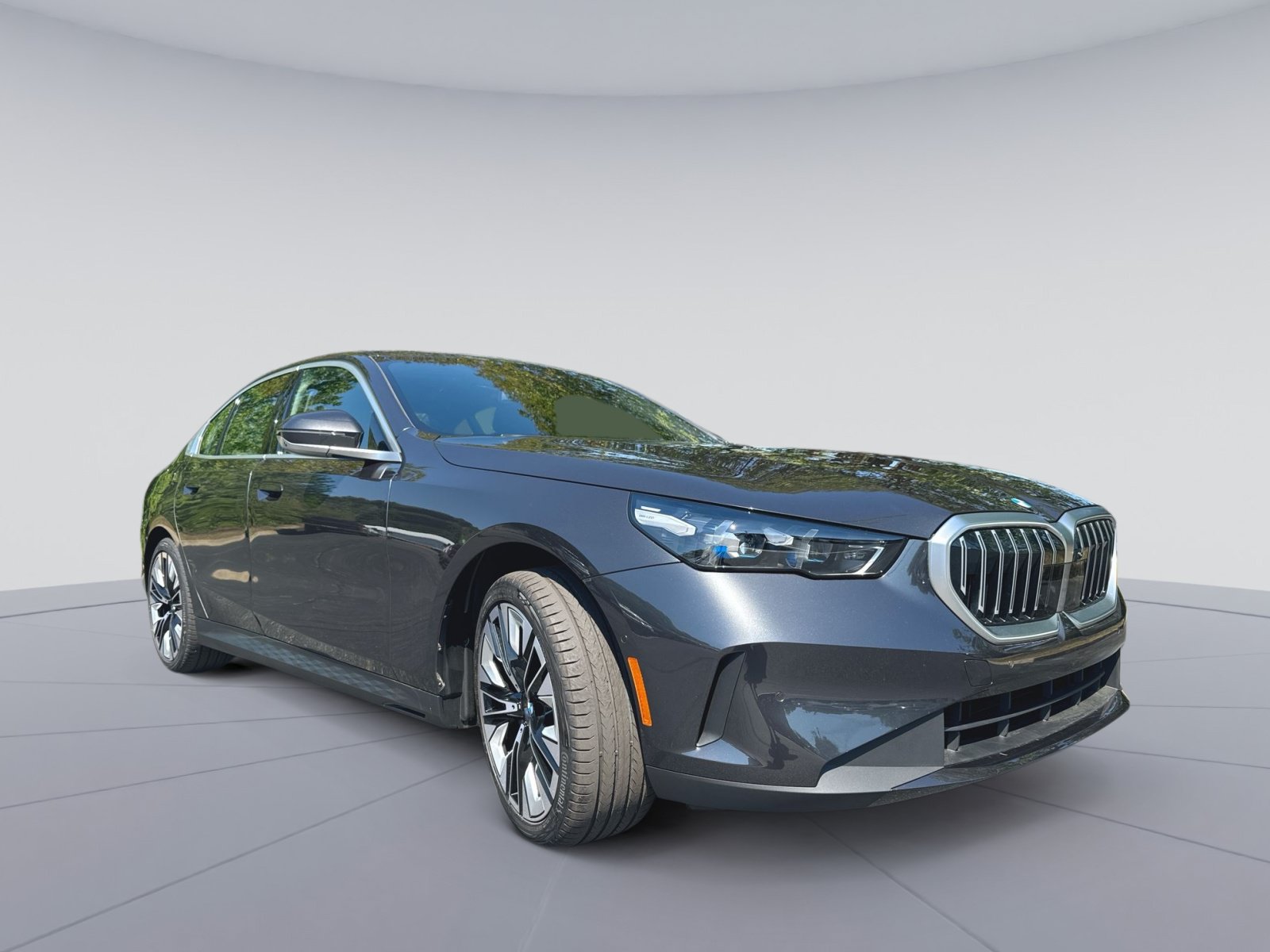 New 2026 BMW 530i xDrive AWD/4WD image 1