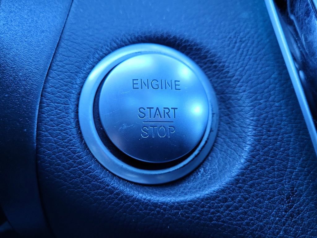 Used 2018 Mercedes-Benz GLC 300 4MATIC image 20