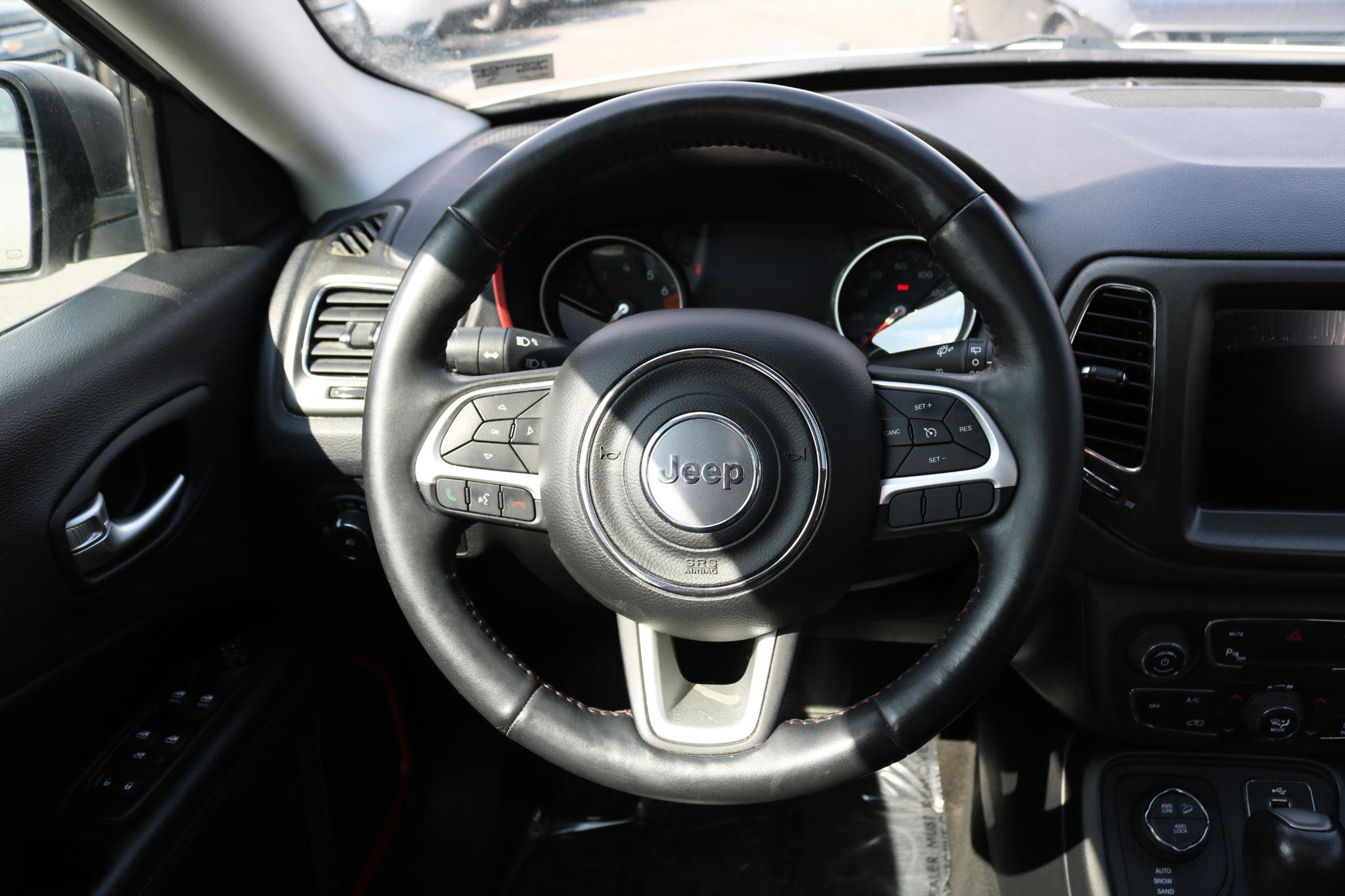 Used 2017 Jeep Compass Trailhawk w/ Leather Interior Group image 28