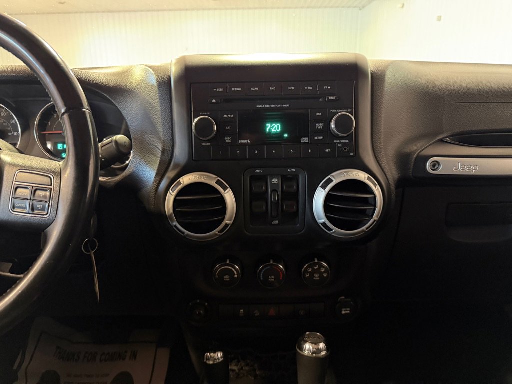 Used 2014 Jeep Wrangler Unlimited Sahara AWD/4WD image 27