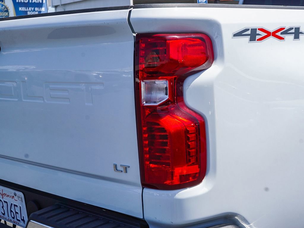 Used 2025 Chevrolet Silverado 2500 LT w/ Convenience Package image 7