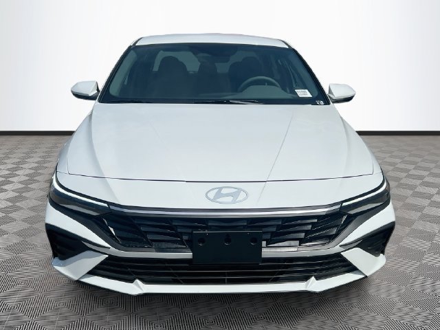 New 2026 Hyundai Elantra Hybrid FWD image 2