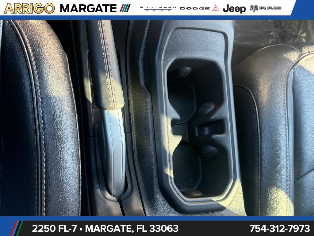 Used 2022 Jeep Wrangler Unlimited Rubicon AWD/4WD image 27