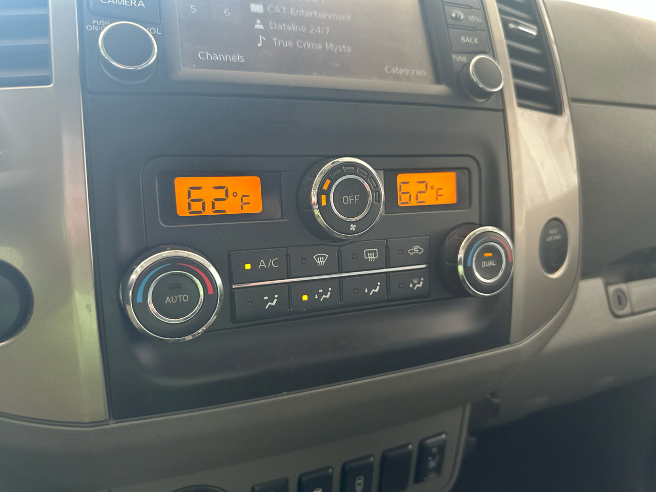 Used 2013 Nissan Frontier SL image 56