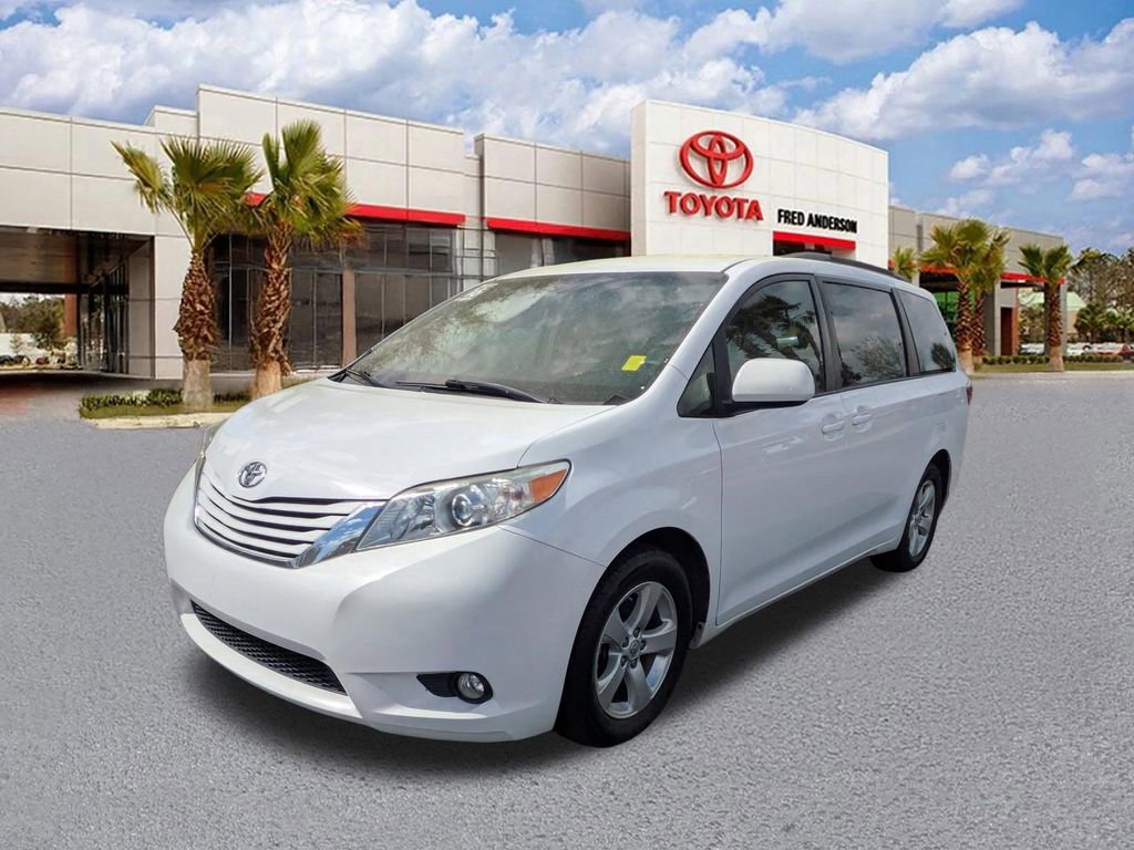 Used 2016 Toyota Sienna LE image 9
