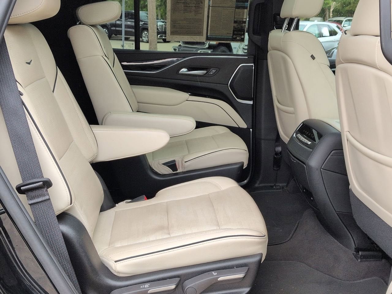 Used 2024 Cadillac Escalade Sport RWD image 25