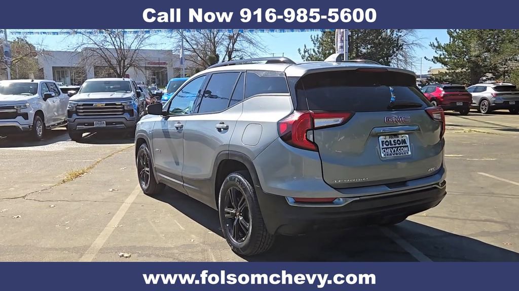 Used 2024 GMC Terrain AT4 image 9