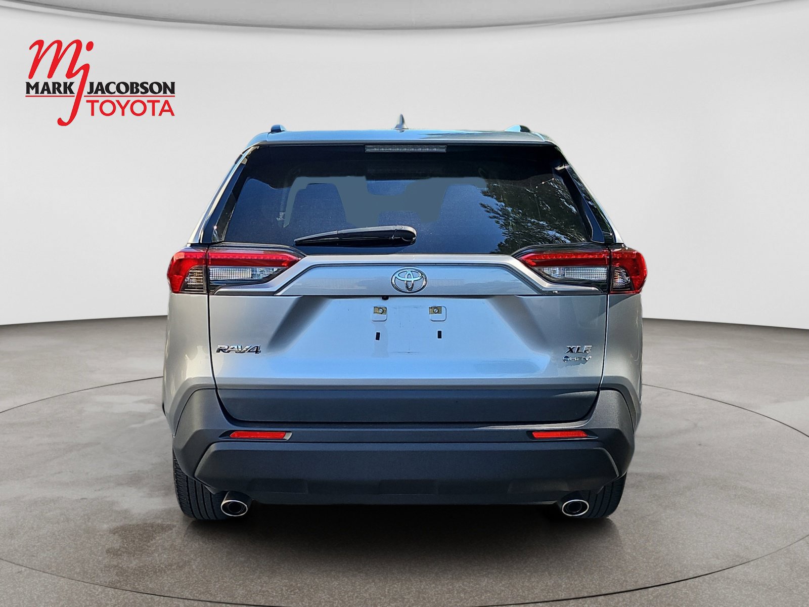 Used 2025 Toyota RAV4 XLE AWD/4WD image 11