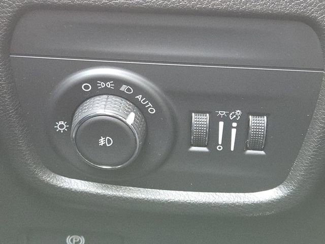 Used 2023 Jeep Grand Cherokee L Limited image 12