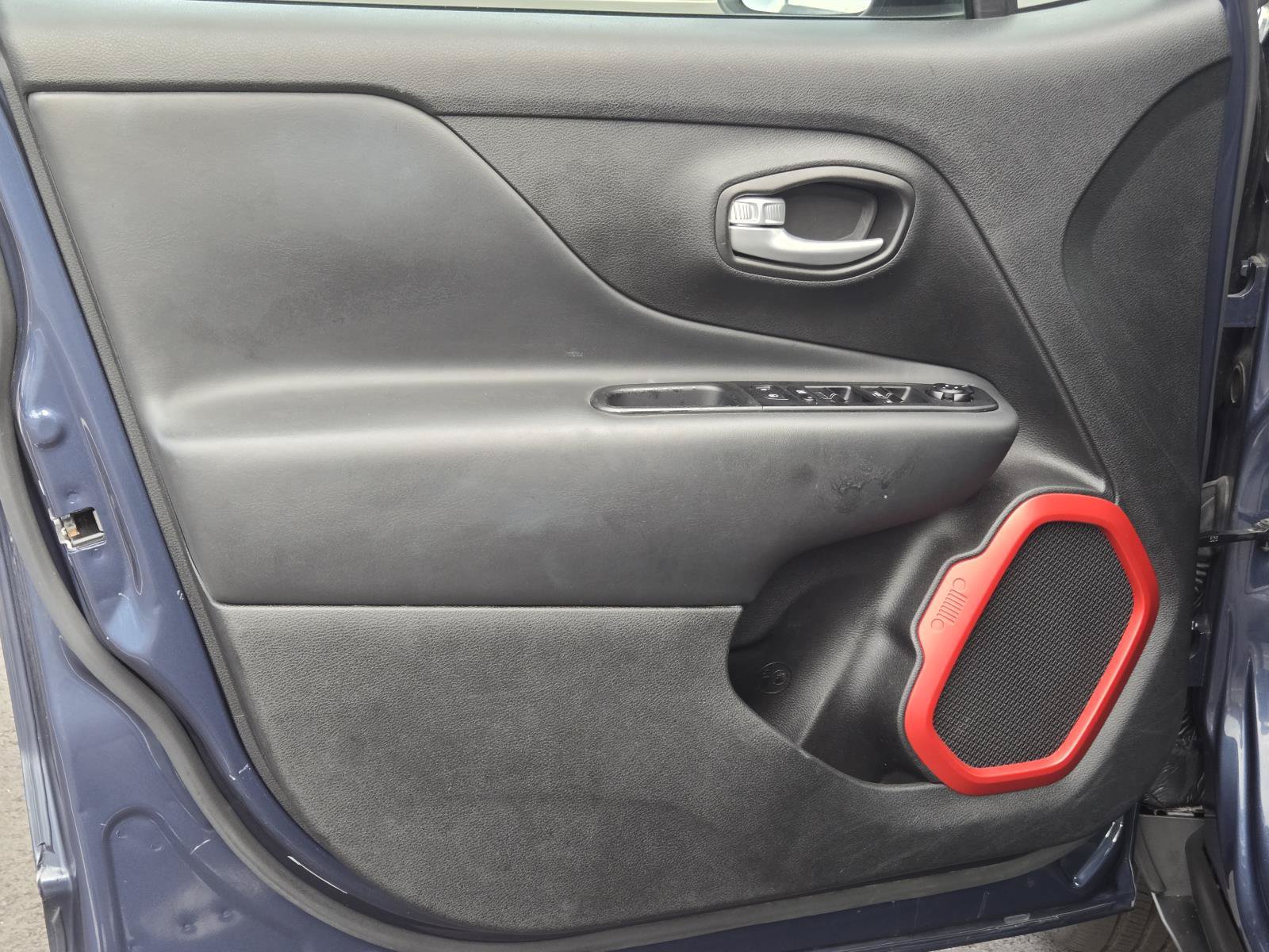 Used 2023 Jeep Renegade Trailhawk AWD/4WD image 14